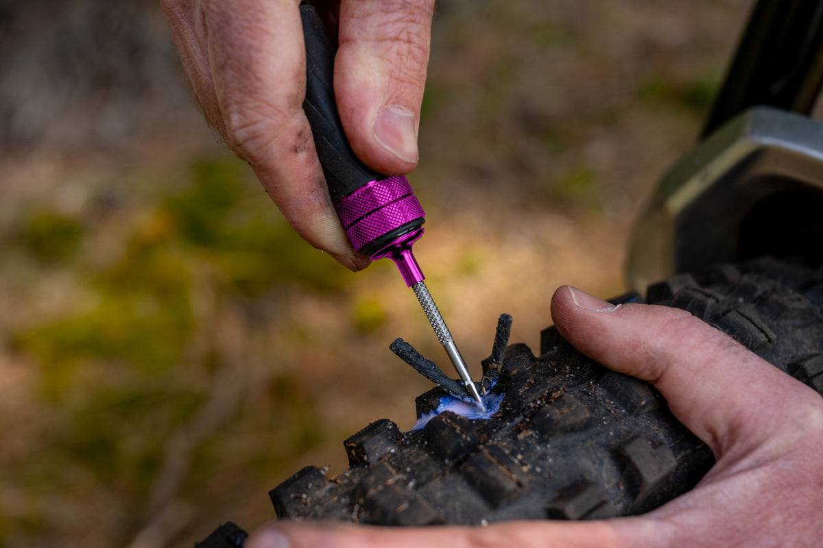 Muc-Off Puncture Plug Tool (herramienta de reparación tubeless)